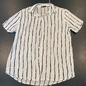 Black and White, Striped, Casual, Short-Sleeve, Button Down Men’s Large Shirt